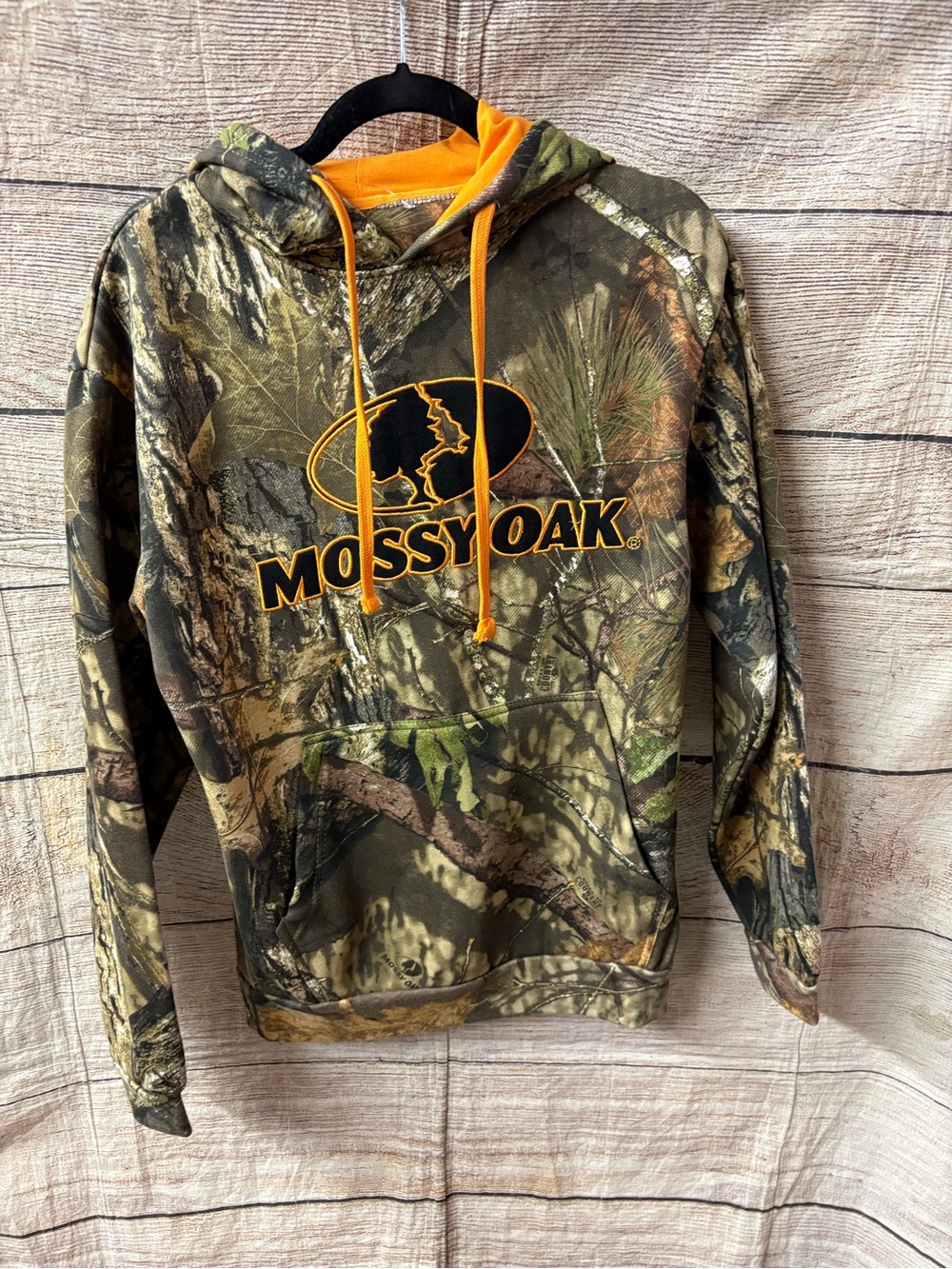 😍Mossy Oak Men's Camo Crewneck Hoodie with Bright Orange Accents
